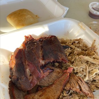 Big H BBQ - Pulled pork, ribs and brisket with a bread - Barbeque Near Me - Rogersville, Tennessee
