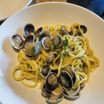 UOVO | Pasadena - Vongole - Italian Near Me - Pasadena, California
