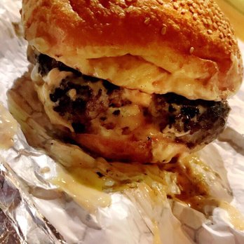 2 Nixons - Squeeze burger - Ramen Near Me