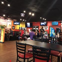 Dick's Wings & Grill Hazlehurst, GA - Good ambiance