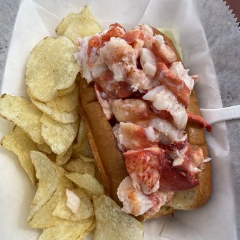 Bite Into Maine - Connecticut lobster roll (6 ounces -- supposed to be served warm but was cold) - Seafood Near Me - Cape Elizabeth, Maine