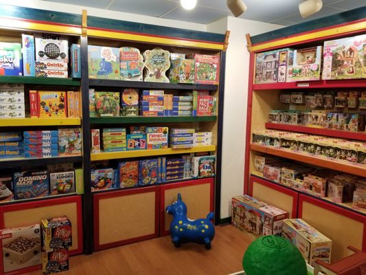 G Willikers Toy Shoppe by null