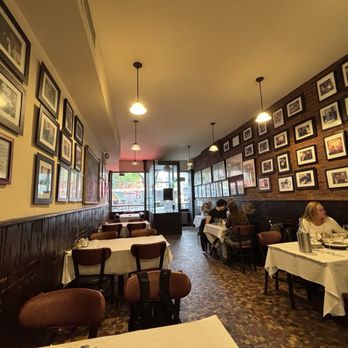 Patsy's Pizzeria - Inside main dining room - Pizza Near Me - New York, New York