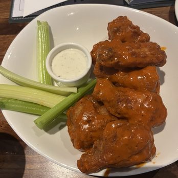Yard House - Bars Near Me - East Rutherford, New Jersey Yard House - Bars Near Me - East Rutherford, New Jersey