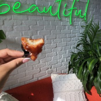 Elephant + Vine - Cauli Wings - Vegan Near Me - Chicago, Illinois
