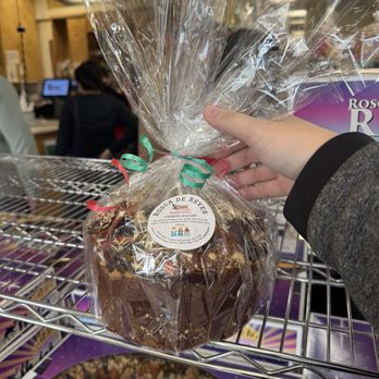 Mexico Bakery - Rosca de Pastel / Size 1/2 sheet - Bakeries Near Me - San Jose, California