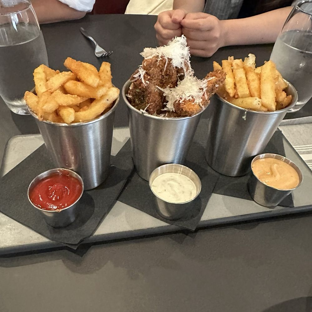 Fanny's - "Fanny's Fry Flight". The best thing that we ordered. - Cocktail Bars Near Me - Los Angeles, California