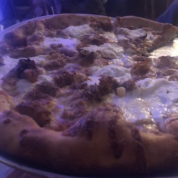 Baker's Bar - White pizza with chicken - Bars Near Me - Charleston, South Carolina Baker's Bar - White pizza with chicken - Bars Near Me - Charleston, South Carolina