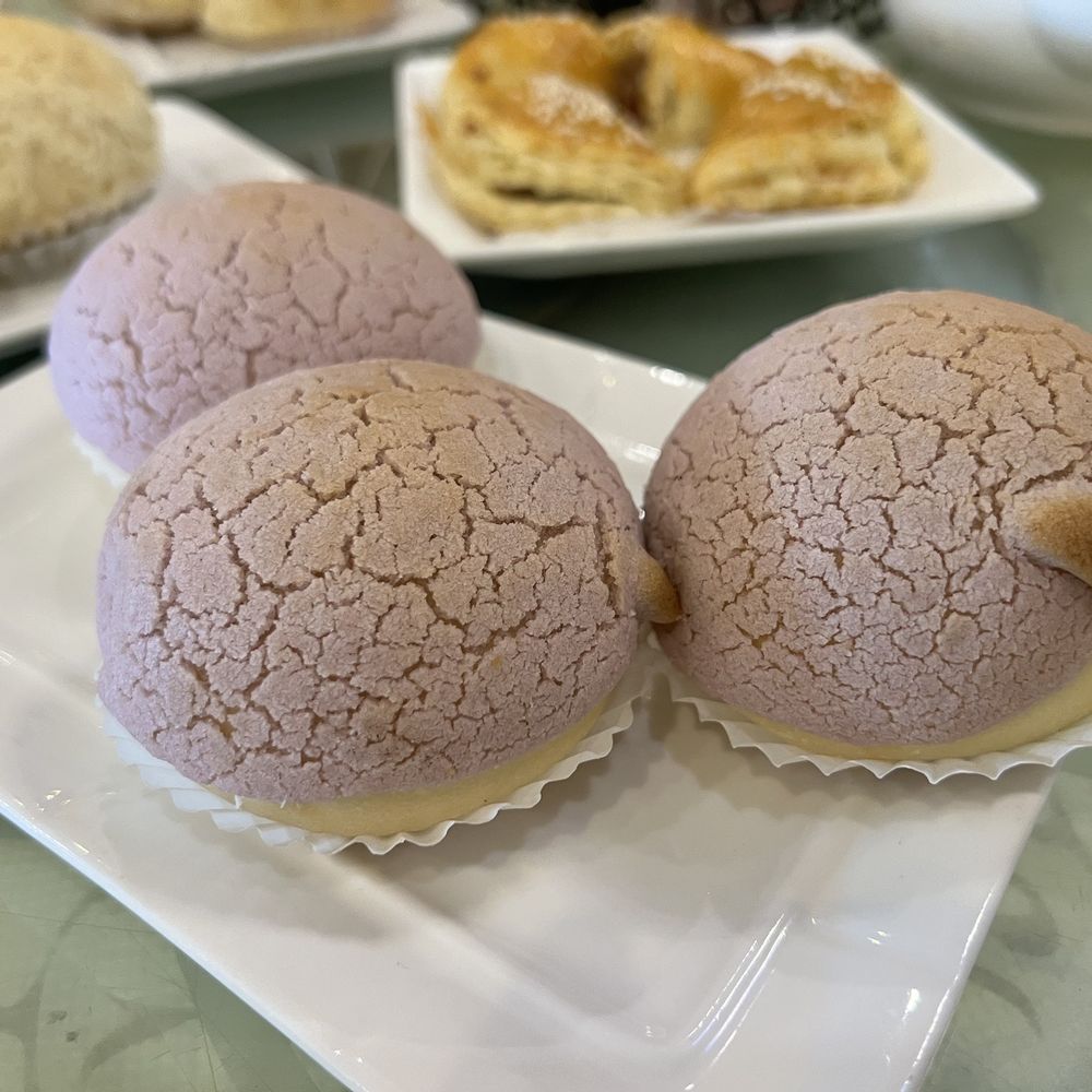 Cheung Hing - Milpitas - D10. Baked Taro Paste Bun - Dim Sum Near Me - Milpitas, California Cheung Hing - Milpitas - D10. Baked Taro Paste Bun - Dim Sum Near Me - Milpitas, California