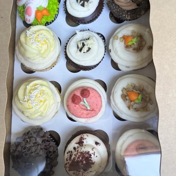 The Cake Shop - Bakeries Near Me - Apple Valley, California