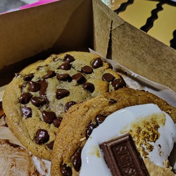 Miami Baked - Chocolate Chip and s'mores Cookies - Desserts Near Me - Miami, Florida