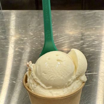 Lush Gelato - Whisky Caramel Crumble and Guava ricotta - Ice Cream & Frozen Yogurt Near Me - San Francisco, California Lush Gelato - Whisky Caramel Crumble and Guava ricotta - Ice Cream & Frozen Yogurt Near Me - San Francisco, California
