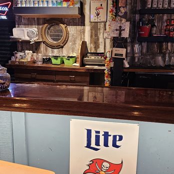 Jerry’s Dockside Bar & Grill - Bars Near Me - Gibsonton, Florida