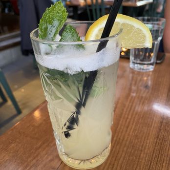 John Michael's Pub - Bourbon lemonade - Pubs Near Me - Montreal, Quebec