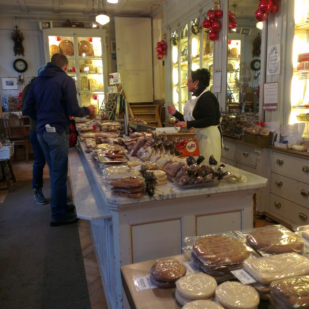 Goldapfel - Chocolatiers & Shops Near Me - Einsiedeln, SZ