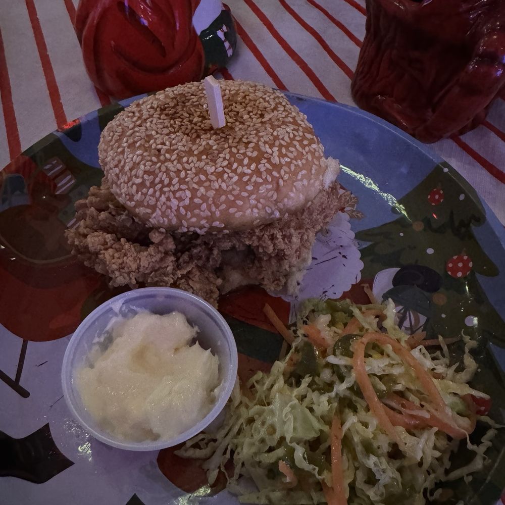 Winnie's - Hot honey fried chicken sandwich with slaw and mayo on side - Cocktail Bars Near Me - Houston, Texas Winnie's - Hot honey fried chicken sandwich with slaw and mayo on side - Cocktail Bars Near Me - Houston, Texas