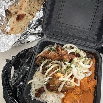 Curry Hut - Chicken Tikki Masala  Tandoori Chicken  Garlic Naan 2 Item Combo - Indian Near Me - La Mirada, California