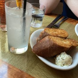 Tom Collins and Grilled Bread