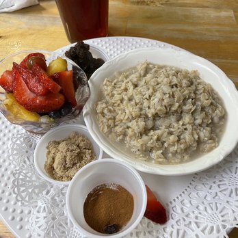 Country Deli - Oatmeal with fruit cup - Delis Near Me - Media, Pennsylvania Country Deli - Oatmeal with fruit cup - Delis Near Me - Media, Pennsylvania