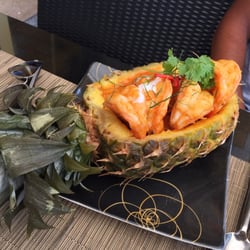 Patara - Crevettes géantes au curry rouge et ananas