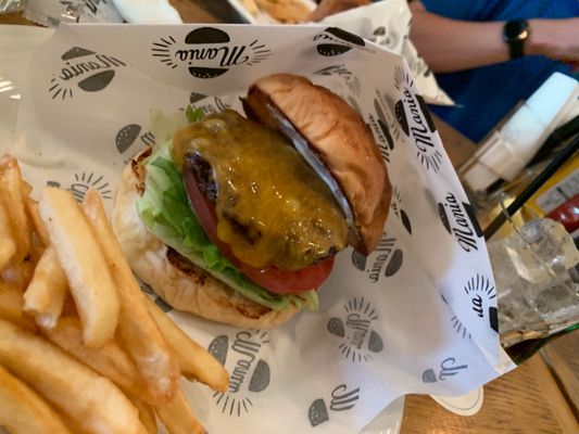 Burger Mania Hiroo by null