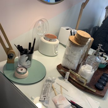 Dollface Brows & Beauty - Waxing Station - Eyelash Service Near Me - Louisville, Kentucky Dollface Brows & Beauty - Waxing Station - Eyelash Service Near Me - Louisville, Kentucky