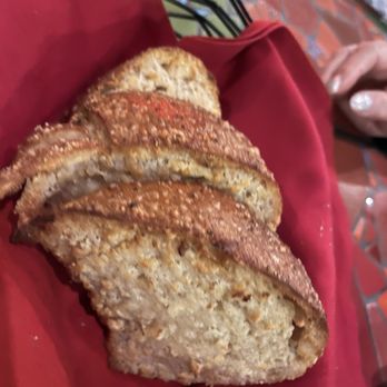 Robins Restaurant - Garlic bread - so good!!!! Nice and warm. - New American Near Me - Cambria, California