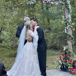 Wendy's Weddings & Events - Thanks to Wendy and her team for helping make this moment possible!