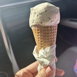 Braum's Ice Cream & Dairy Stores - Chocolate chip cookie dough kids cone