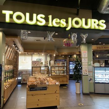 Tous Les Jours - Store front in California Market 8.23.22 - Desserts Near Me - Los Angeles, California Tous Les Jours - Store front in California Market 8.23.22 - Desserts Near Me - Los Angeles, California