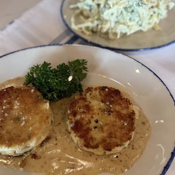 Briza Restaurant - Crab cakes - Sushi Bars Near Me - Memphis, Tennessee Briza Restaurant - Crab cakes - Sushi Bars Near Me - Memphis, Tennessee