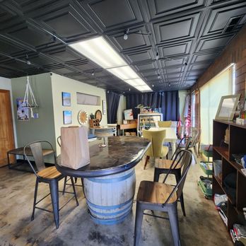 15 Mile Winery - Inside seating area - Wine Bars Near Me - The Dalles, Oregon 15 Mile Winery - Inside seating area - Wine Bars Near Me - The Dalles, Oregon