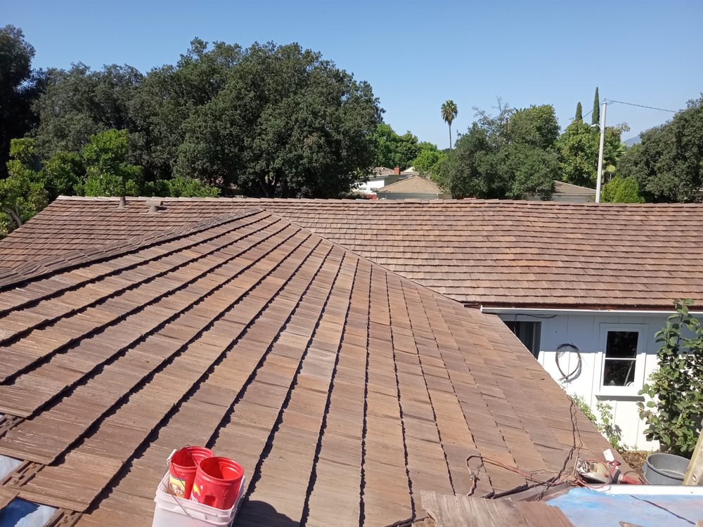 Slide of Hernandez Roofing