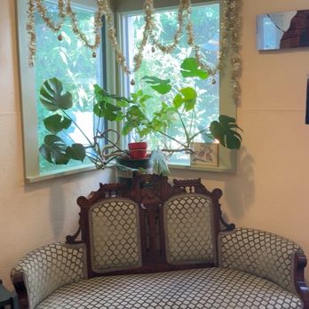 Fehrenbacher Hof - Seating downstairs - Coffee & Tea Near Me - Portland, Oregon