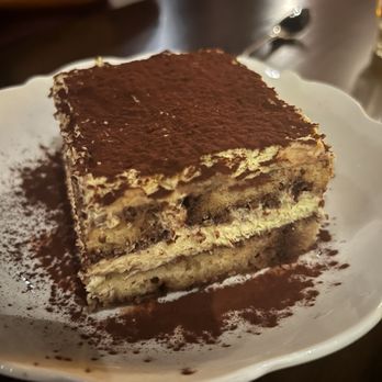 Carmelo's Restaurant - Tiramisu - Italian Near Me - Covington, Kentucky