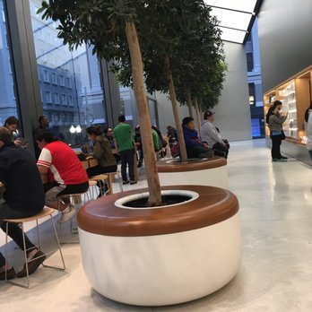 Apple Union Square - Awesome waiting area - Computers Near Me - San Francisco, California