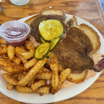 Brewer Union Cafe - Reuben with home made pickle and fries - Breakfast & Brunch Near Me - Brewerton, New York