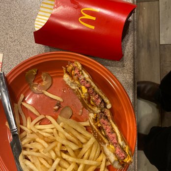 McDonald's - absolutely unacceptable. - Burgers Near Me - Haymarket, Virginia