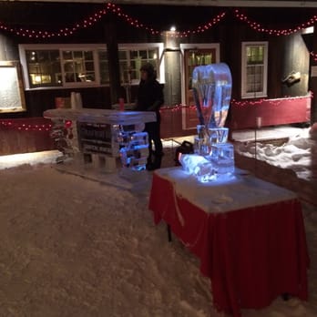 The Grafton Inn - Valentine's ice bar event outside of phelps pub - Bed & Breakfast Near Me - Grafton, Vermont