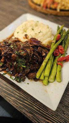 Laura’s Bar and Grill by null