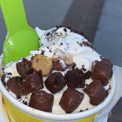 Emerson's By the Bay - fro yo with brownie bits and cookie dough