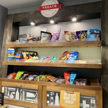 Hampton Inn Biloxi - Snacks at Hampton inn - Hotels Near Me - Biloxi, Mississippi