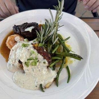 Josephine's Modern American Bistro - Trifecta (filet, crab cake and jumbo shrimp) - Wine Bars Near Me - Flagstaff, Arizona