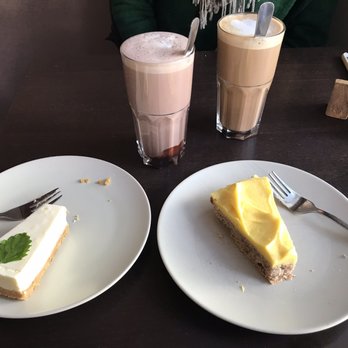 Café Aura - Great suksessterte with hot chocolate - Coffee & Tea Near Me - Bergen, 12 Café Aura - Great suksessterte with hot chocolate - Coffee & Tea Near Me - Bergen, 12