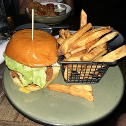 Bar Hygge - Fried chicken sandwich