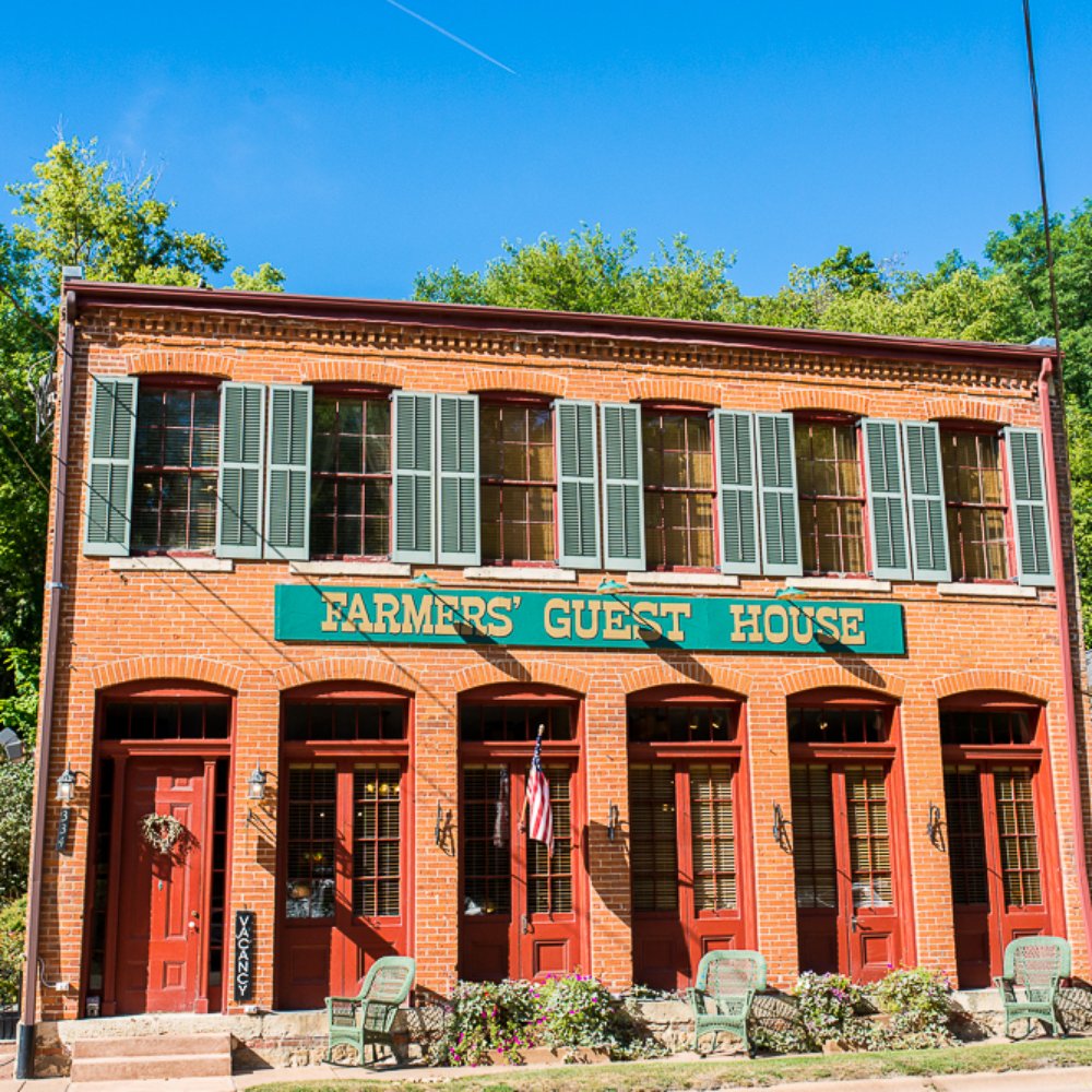 Farmers Guest House - Historic Farmer's Guest House - Bed & Breakfast Near Me - Galena, Illinois Farmers Guest House - Historic Farmer's Guest House - Bed & Breakfast Near Me - Galena, Illinois