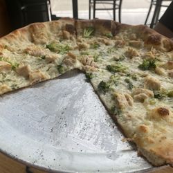 The Establishment - Chicken 14" Barbecue Chicken Pizza