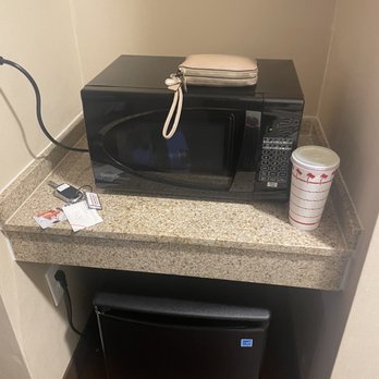 Four Points by Sheraton Pleasanton - Refrigerator and microwave - Hotels Near Me - Pleasanton, California Four Points by Sheraton Pleasanton - Refrigerator and microwave - Hotels Near Me - Pleasanton, California