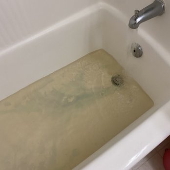 eaves Pacifica - Another pic of the water. Ignore the hair due in the tub, that's irrelevant. - Apartments Near Me - Pacifica, California