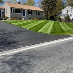 Razor Sharp Lawn Care - Well Manicured and Fertilized Lawn